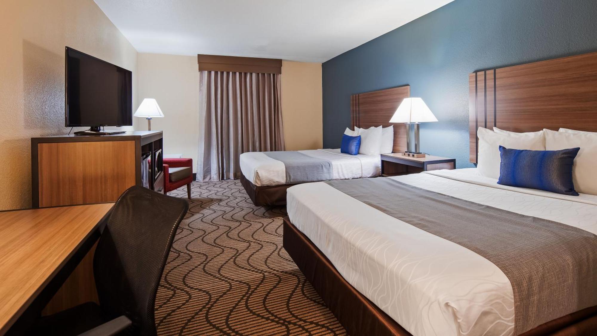 Queen Room Two Queen Beds Non-Smoking